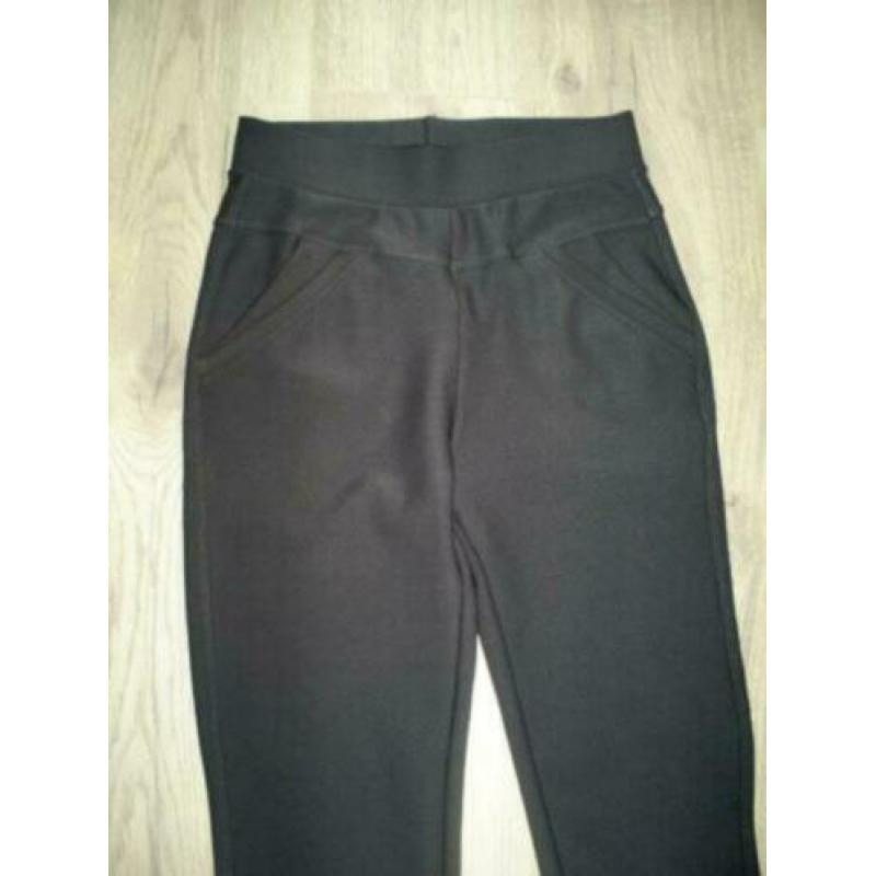 NIEUW !!! - donkerbruine tracking broek mt. 36 / 38