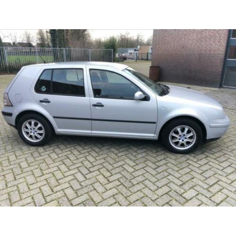 Volkswagen Golf 2.0 85KW AUT 5drs 2000 Grijs