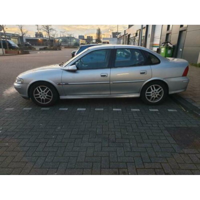 Opel Vectra 1.6 I 16V SDN 1999 Grijs