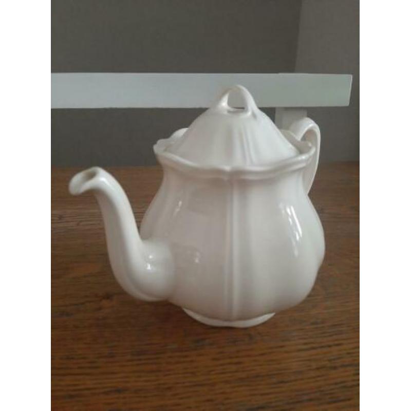 Wedgwood Queens Plain Theepot