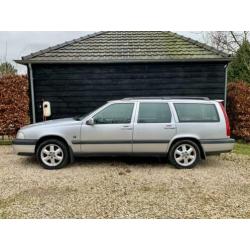 Volvo's V70 XC 2.5 T AWD Automaat & Handbak Youngtimers 1999