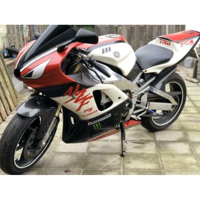 Yamaha r1 zeer snel
