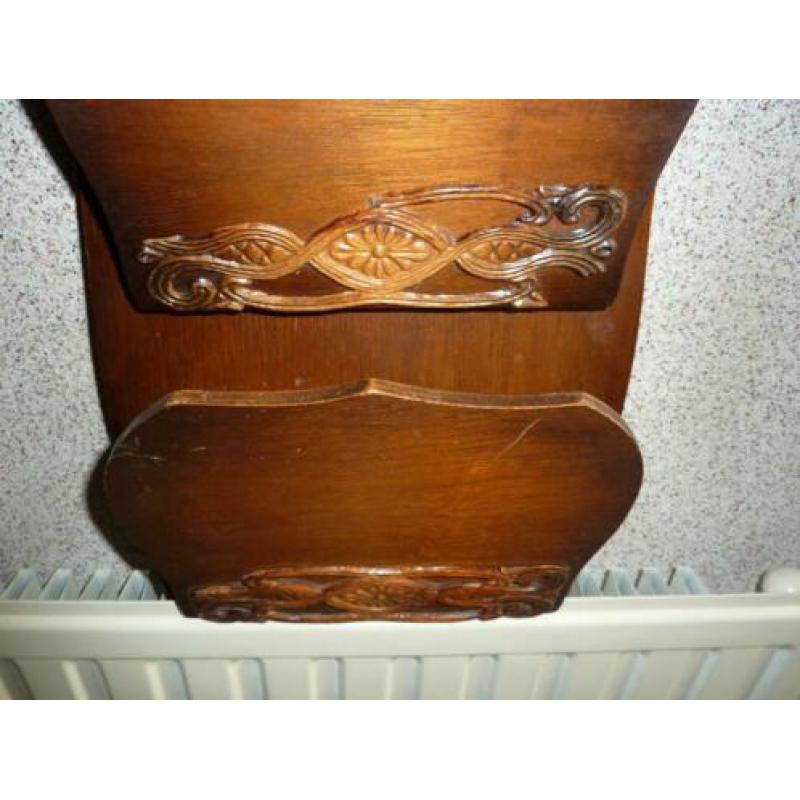 oud houten wandkranten houder