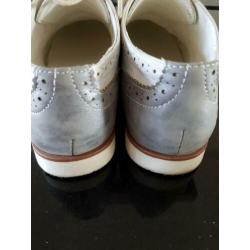 Brogues. Grijze veterschoenen maat 39.