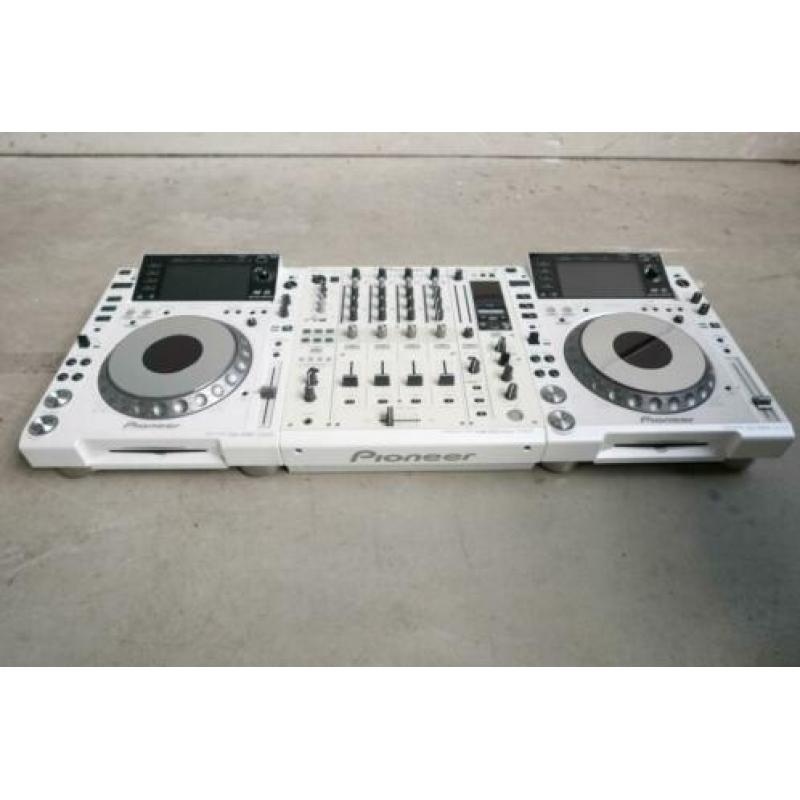 2x Pioneer DJ set DJM900NXS + 2x CDJ2000 Limited White