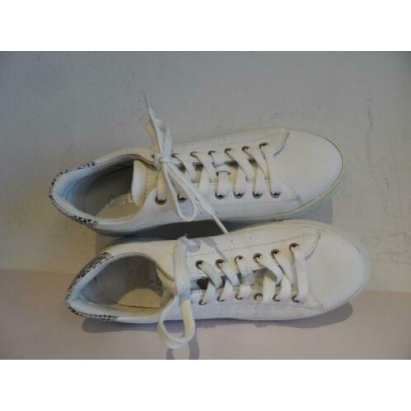 Wit leren sneakers Cartoux 37-38