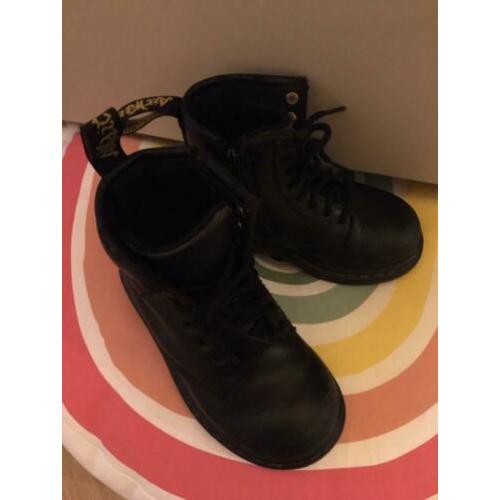 Dr Martens 24