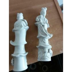Twee mooie witte beelden 25a28 cm