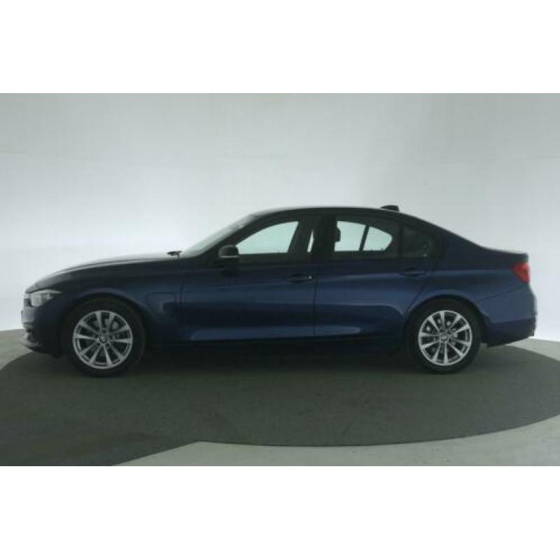 BMW 3 Serie 330e Executive Sport [ full led nav € 22.443,00