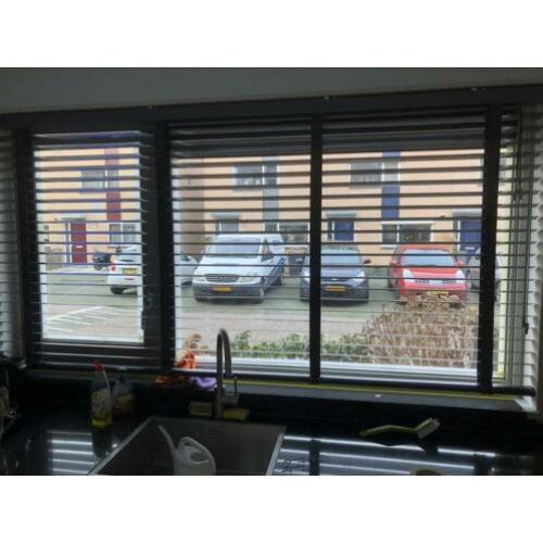 Aluminium jaloezie! Geperforeerd. 2175mm breed 1120mm hoog