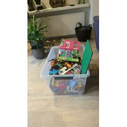 Hele grote bak vol Lego