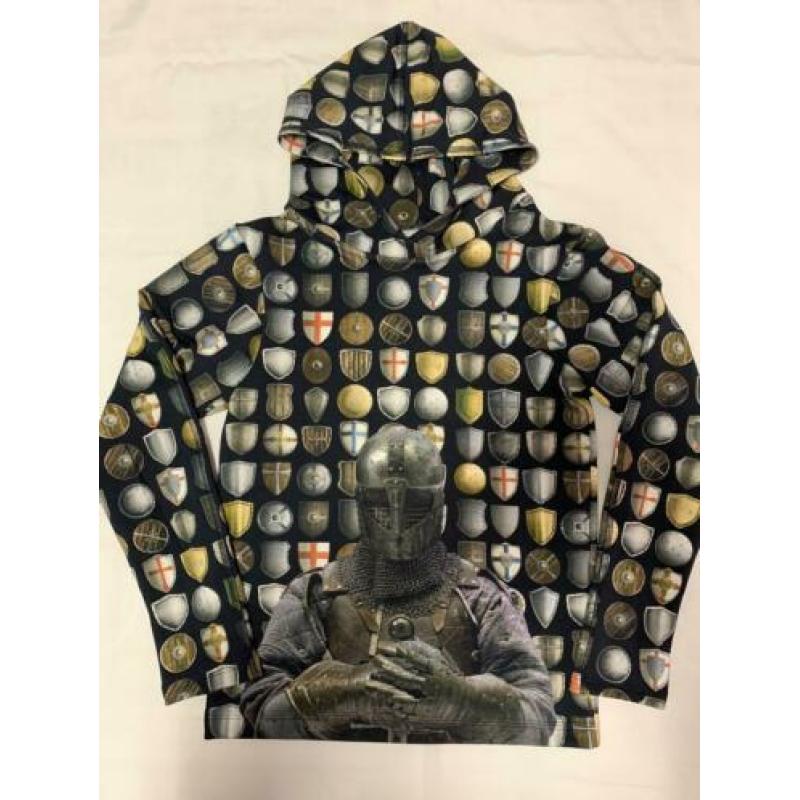 Trui/shirt/hoodie met ridder maat 122
