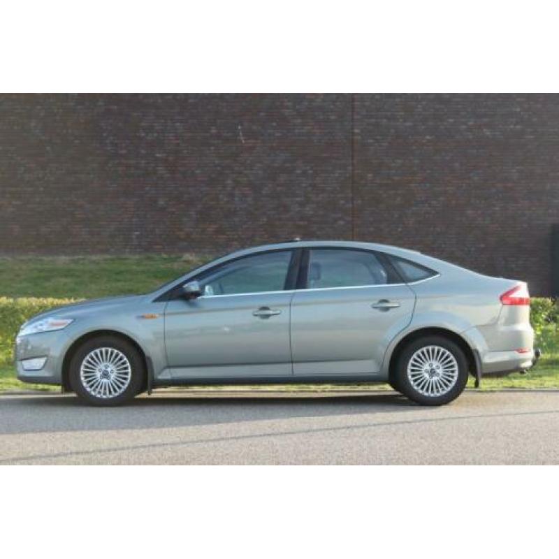 Ford Mondeo 2.0-16V TITANIUM Schuifdak / Trekhaak / Verwarm.