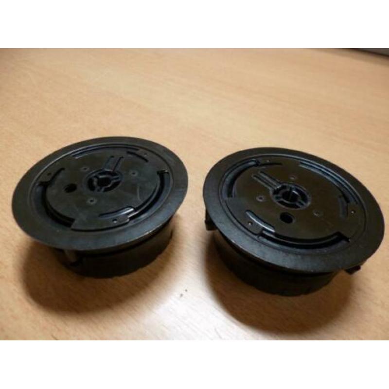 2 zwarte teac adapters