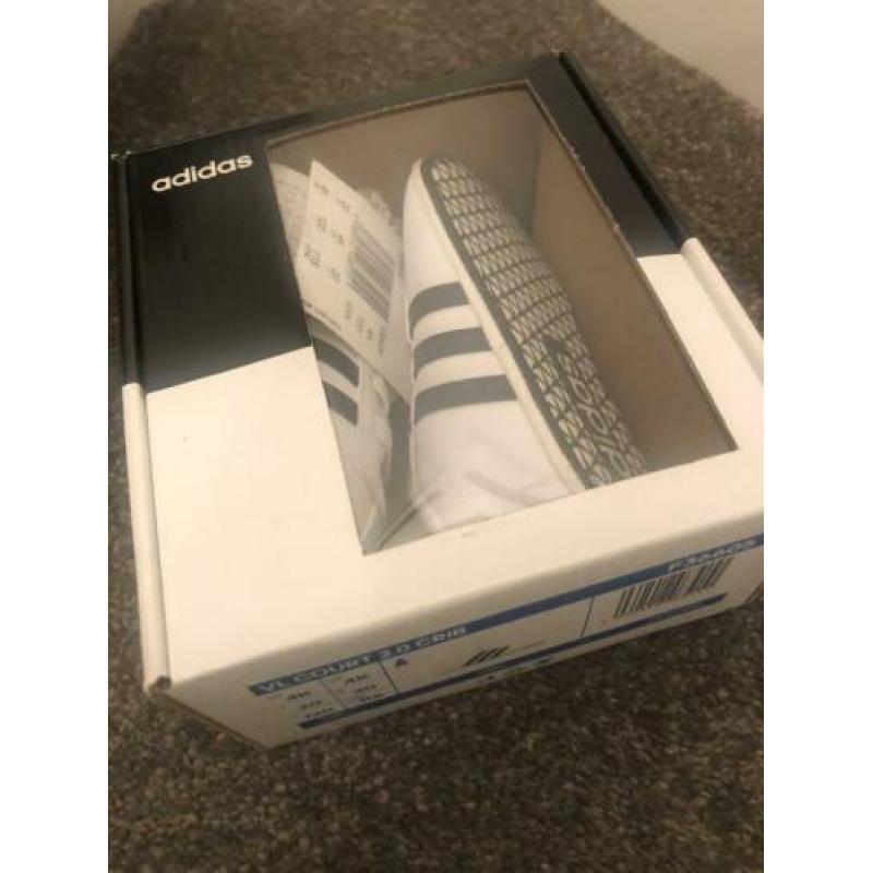 Adidas babyschoentjes nieuw maat 20