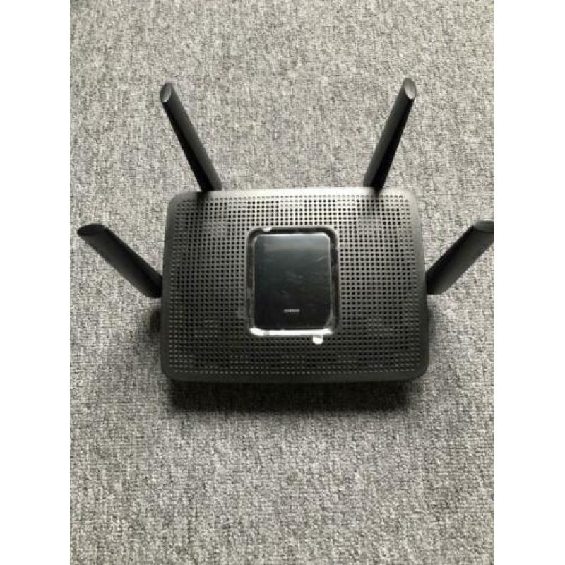 Linksys EA8300 Max-Stream AC2200 Tri-Band Wi-Fi Router