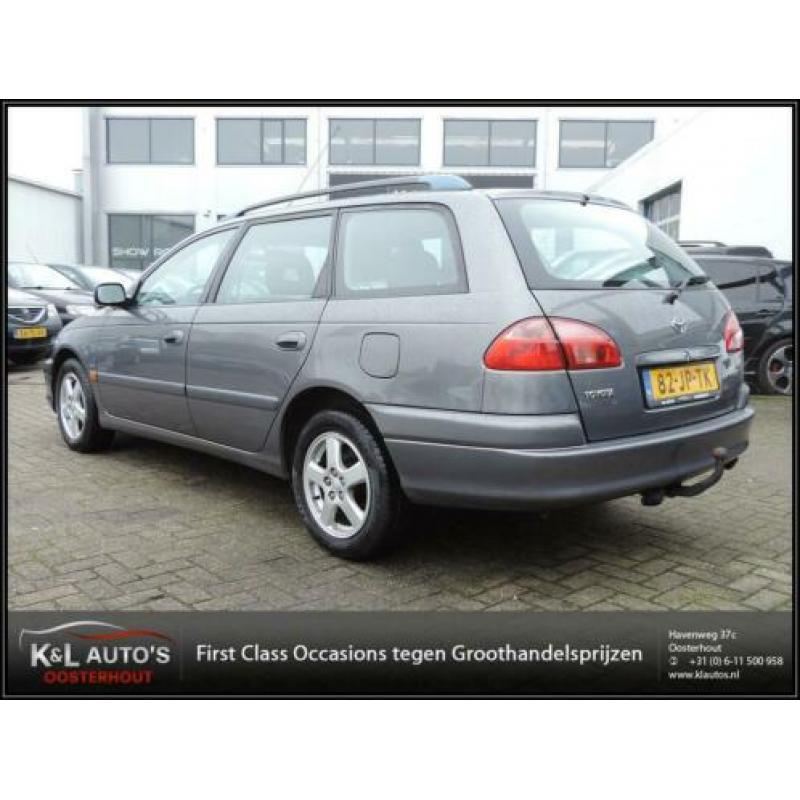Toyota Avensis Wagon 1.8-16V Linea Luna (bj 2002)