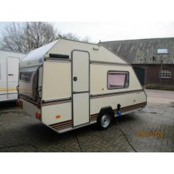 leuke 3 pers. kip 400 mk met luifel