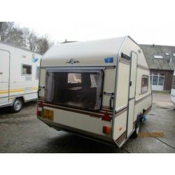 leuke 3 pers. kip 400 mk met luifel