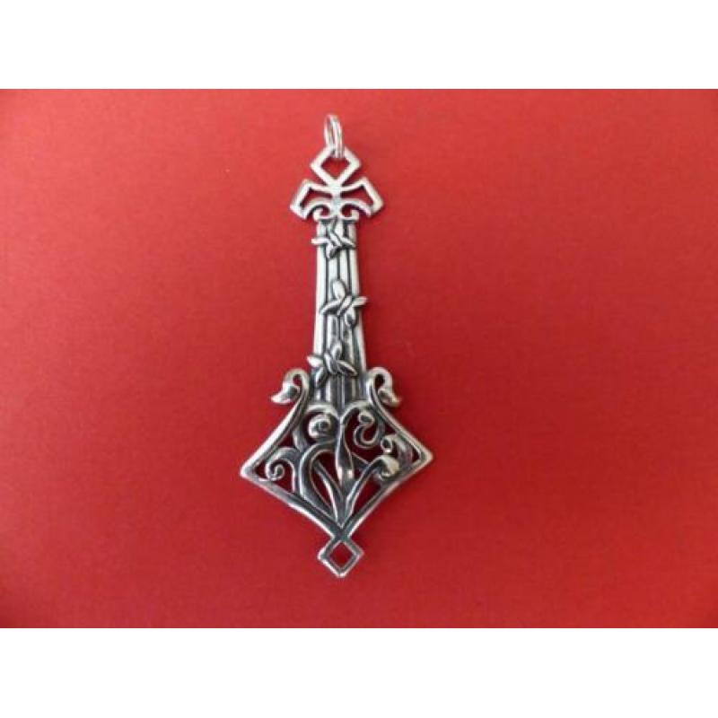 Mooie Lange Zilveren Jugendstil Hanger met Vlinders