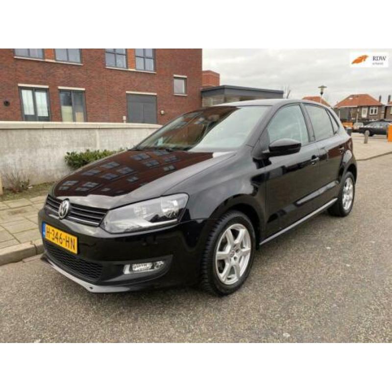 Volkswagen Polo 1.4-16V Highline /NAVI/Camera/Alcantara/LMV