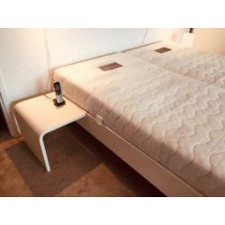 Auping Auronde 160x200 incl zijtafels en matrassen