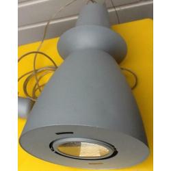 2 mooie grote design hanglampen ( industrial look )