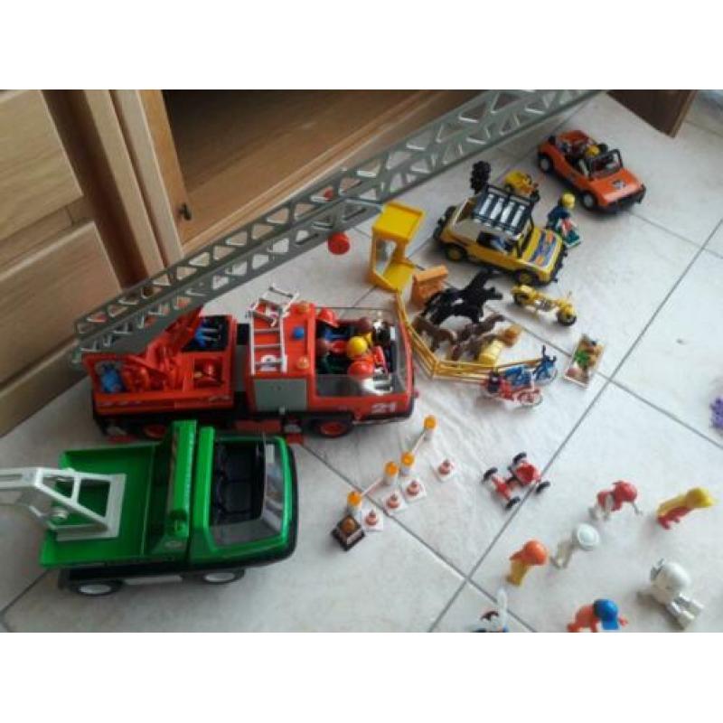 Playmobil, brandweerauto, zeemeermin, poppetjes etc.