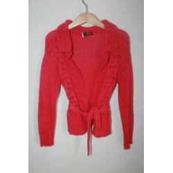 Donkerroze vest van Essentiel Antwerp maat 116 (3711)