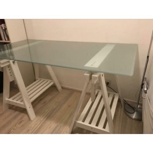 Bureau met los glazen tafelblad (kan ook schuin; tekentafel)
