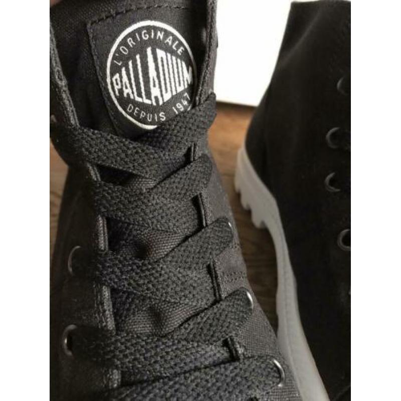 Mooie unwashes Palladium Pampa Hi longlace zwart mt 42