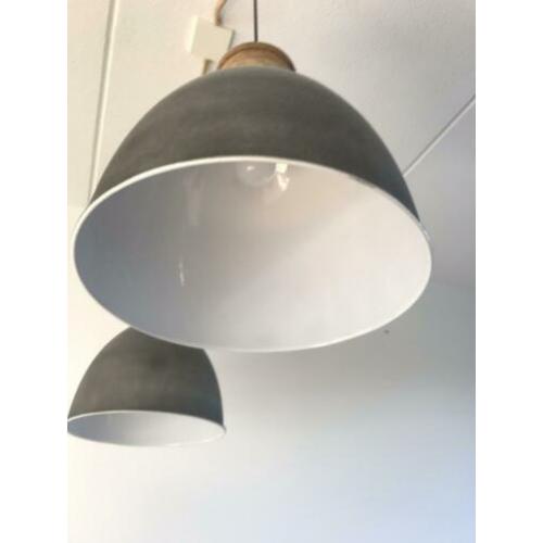 2 gave hanglampen van beton