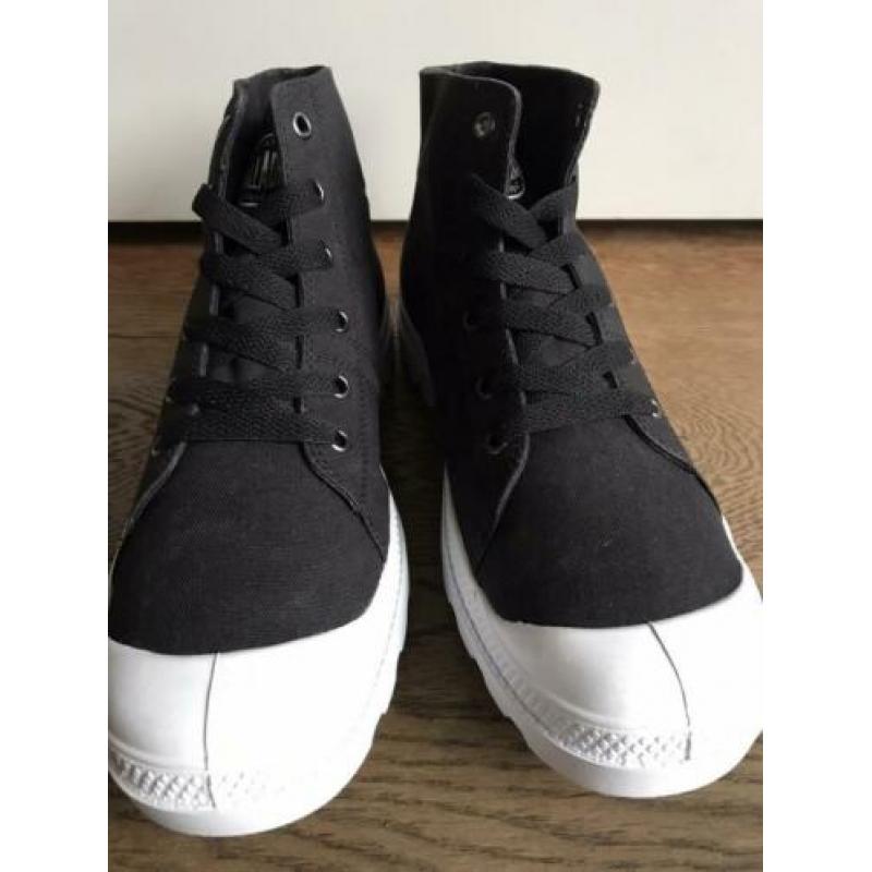 Mooie unwashes Palladium Pampa Hi longlace zwart mt 42