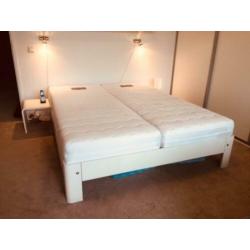 Auping Auronde 160x200 incl zijtafels en matrassen