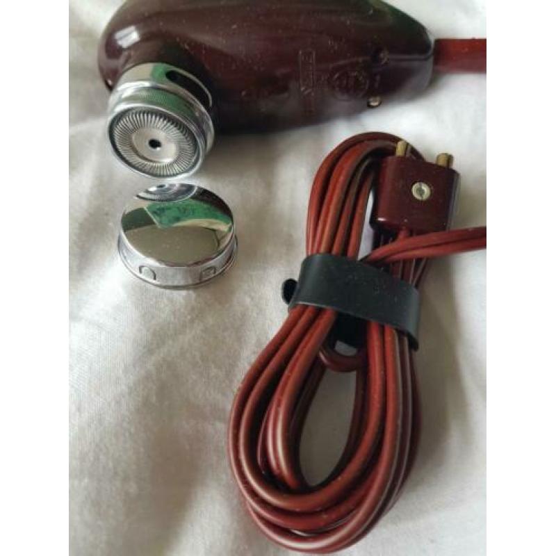 Philips 1 kops bordeaux rood scheerapparaat
