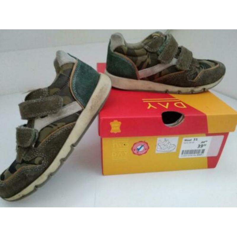 Maat 31 leren groen / bruine jongens sneakers met klittenban