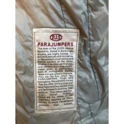 Parajumper jas. Groen. Zeer goede staat.