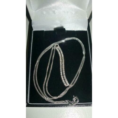 Prachtige 18krt wit gouden ketting met diamanten hanger