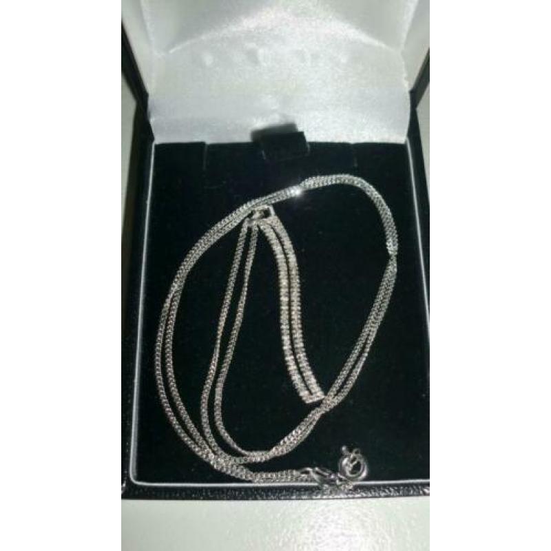 Prachtige 18krt wit gouden ketting met diamanten hanger