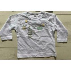 2 stuks longsleeve shirt en 1 broekje maat 62
