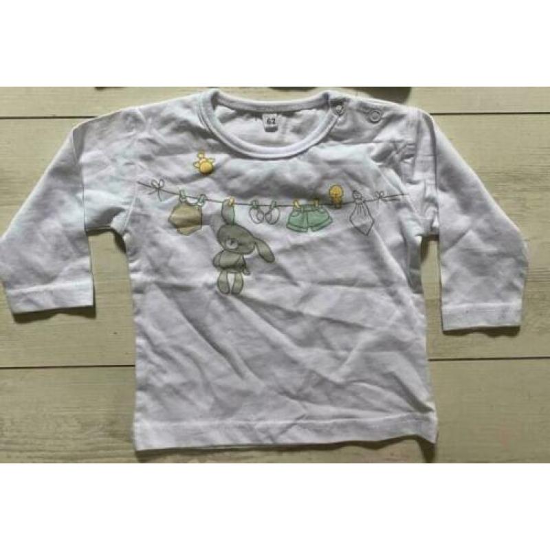 2 stuks longsleeve shirt en 1 broekje maat 62