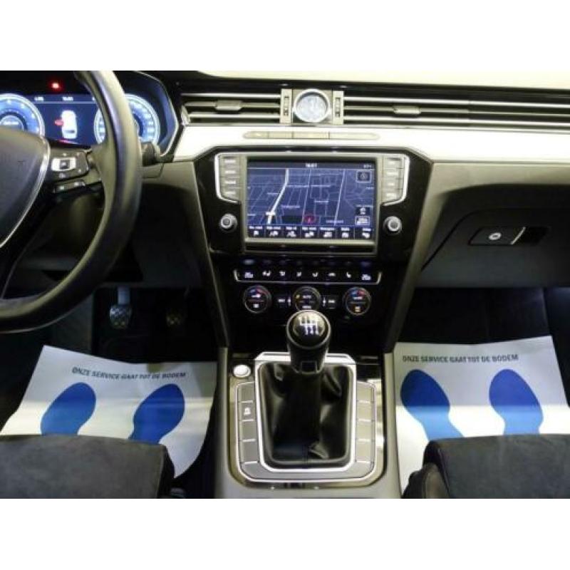 Volkswagen Passat Variant 1.4 TSI ACT Highline R- Virtual Co
