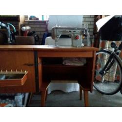 naaimachine inklapbaar met tafel