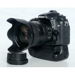 Nikon D7200, AF-S 16-85mm ED VR, batt. grip en accessoires