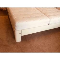 Auping Auronde 160x200 incl zijtafels en matrassen