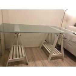 Bureau met los glazen tafelblad (kan ook schuin; tekentafel)
