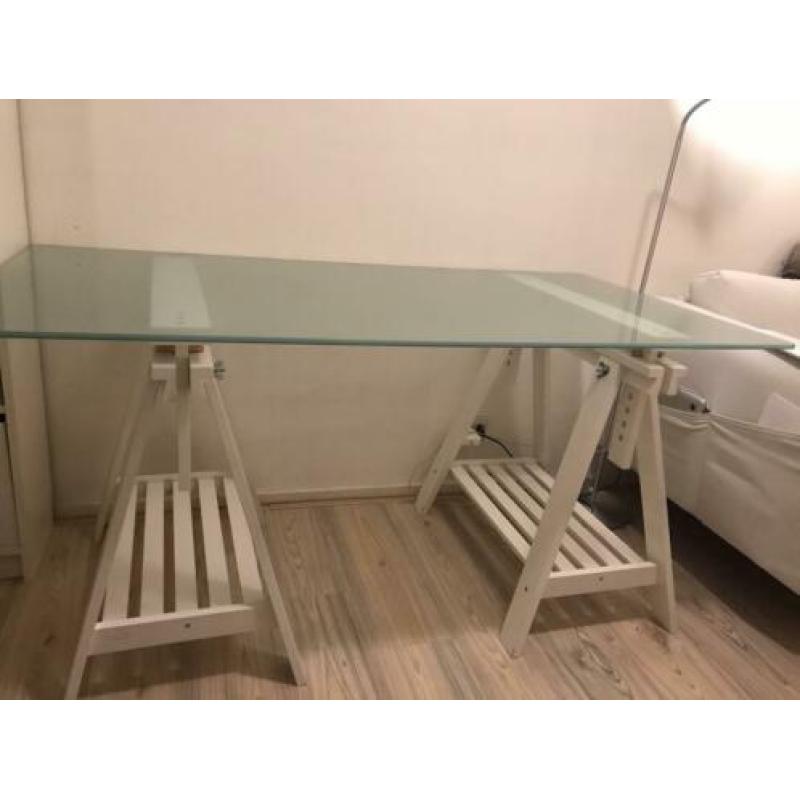 Bureau met los glazen tafelblad (kan ook schuin; tekentafel)
