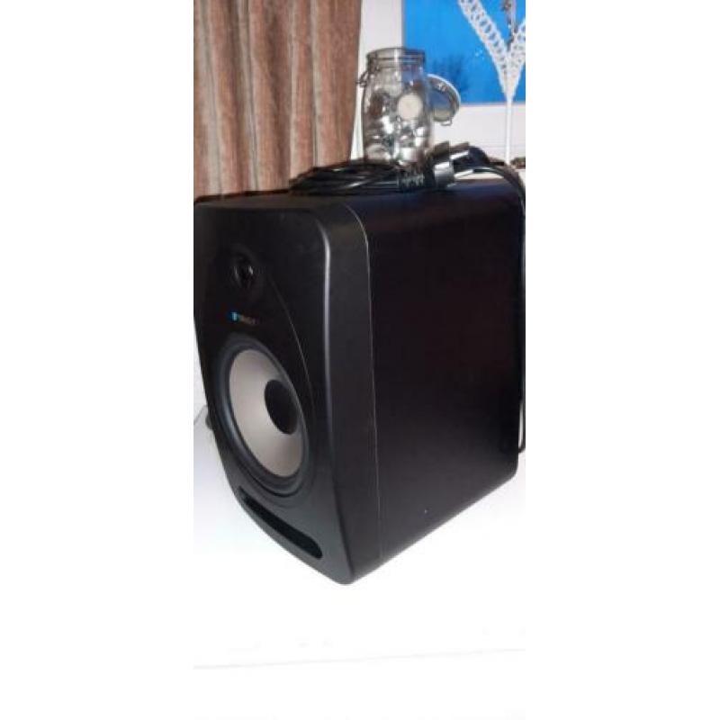 Tannoy muziek box. Ook om instrumenten op aan te sluiten