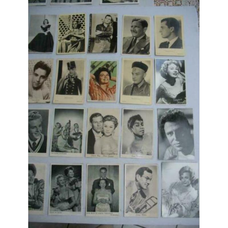 Verzameling met ansicht en foto's van artiesten filmsterren