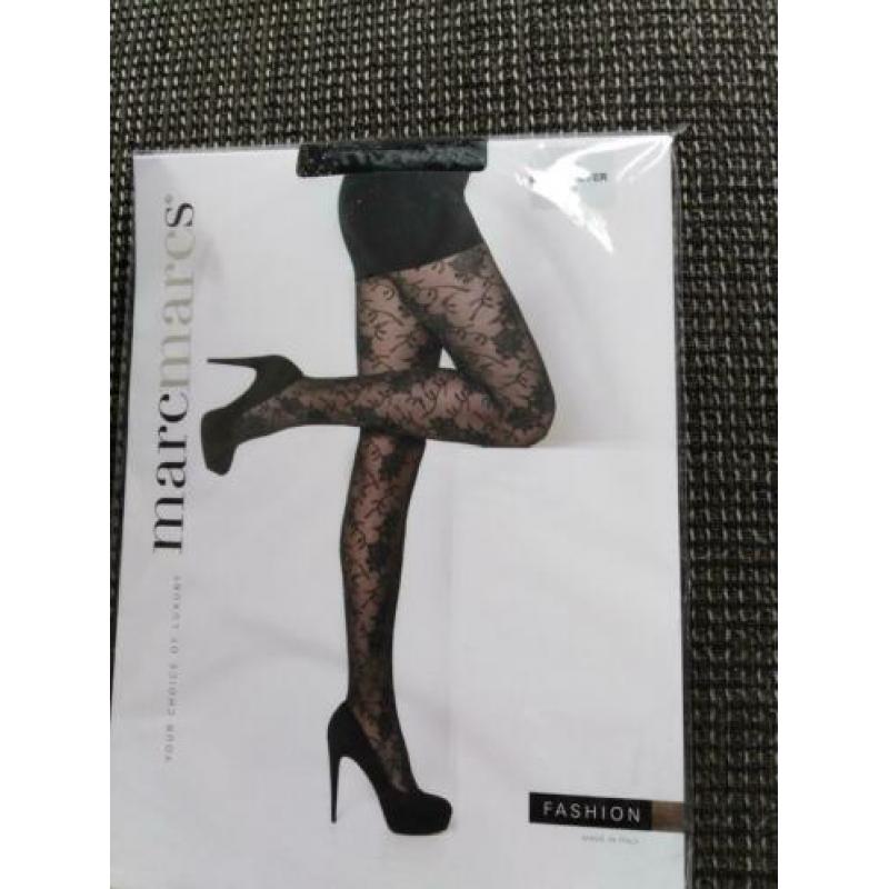 Nieuwe panty's maat M